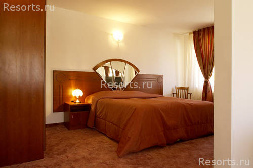 Makrelov Hotel 13